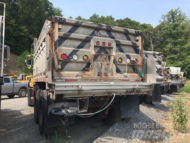 Mack CV700 Lâminas de neve e arados
