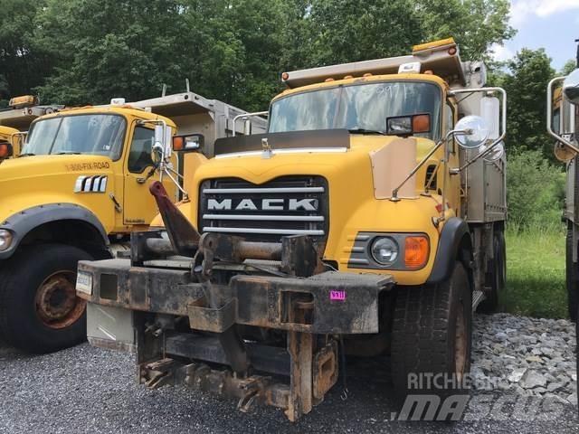 Mack CV700 Lâminas de neve e arados