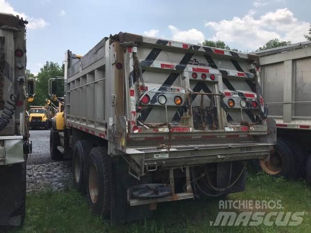 Mack CV700 Lâminas de neve e arados
