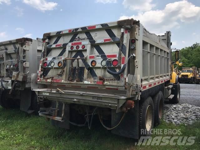 Mack CV700 Lâminas de neve e arados