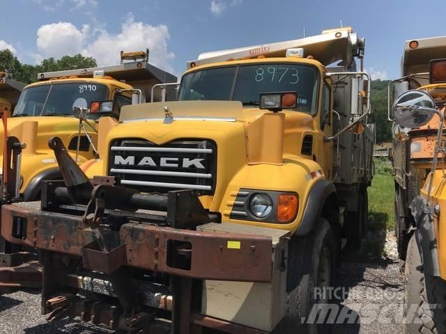 Mack CV700 Lâminas de neve e arados