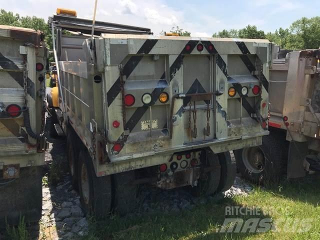 Mack CV700 Lâminas de neve e arados