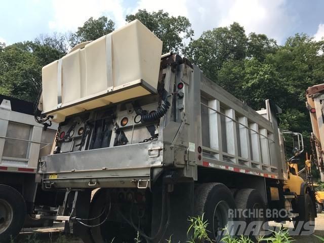 Mack CV700 Lâminas de neve e arados