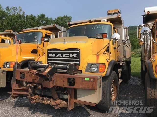 Mack CV700 Lâminas de neve e arados