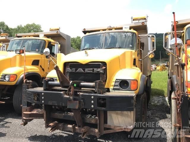 Mack CV700 Lâminas de neve e arados