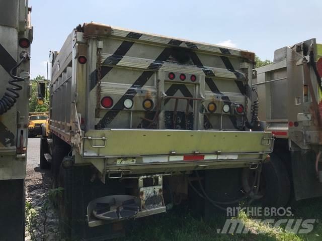 Mack CV700 Lâminas de neve e arados