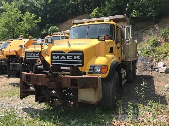 Mack CV700 Lâminas de neve e arados