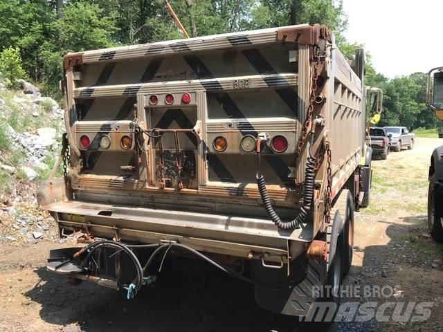 Mack CV700 Lâminas de neve e arados