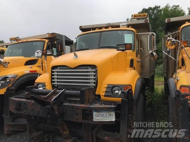 Mack CV700 Lâminas de neve e arados