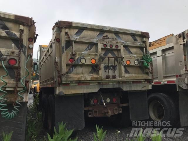 Mack CV700 Lâminas de neve e arados