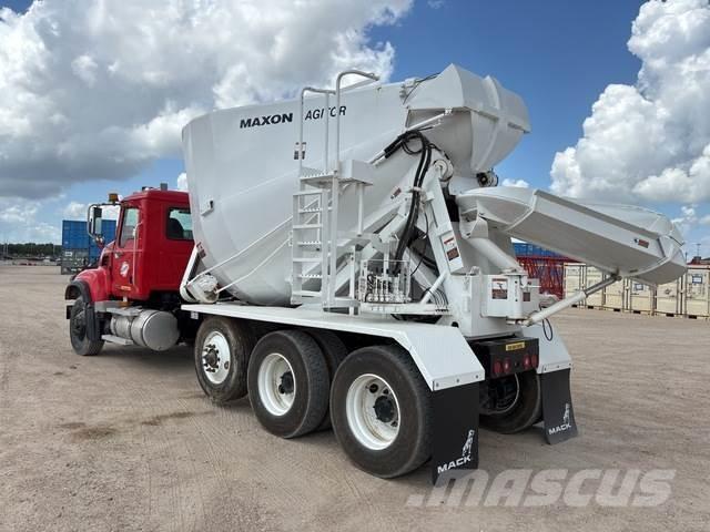 Mack CV700 Outros Camiões