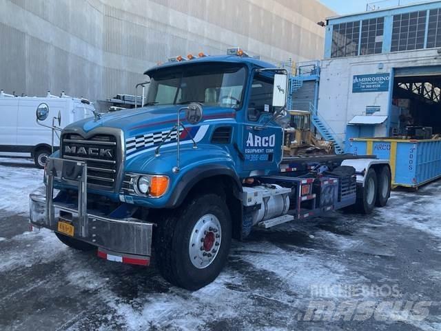 Mack CV713 Camiões multibenne