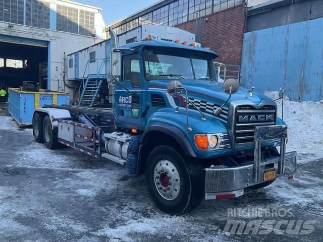 Mack CV713 Camiões multibenne