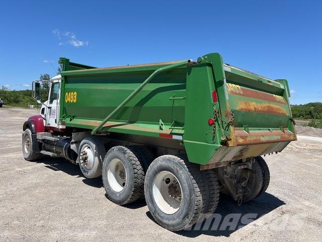 Mack CV713 Camiões basculantes