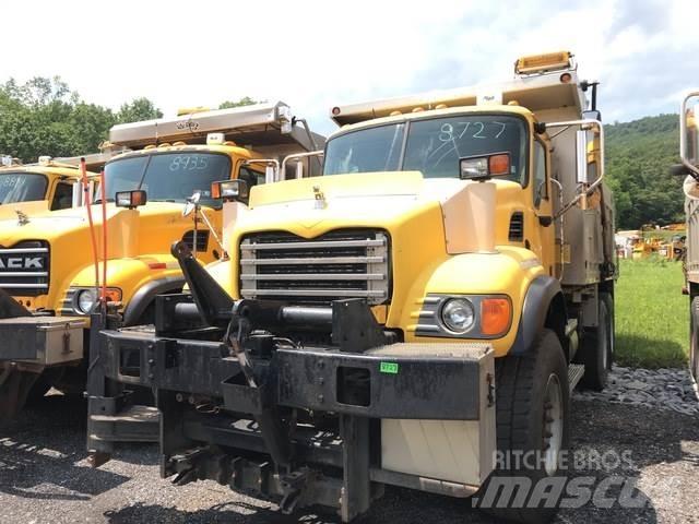 Mack CV713 Lâminas de neve e arados