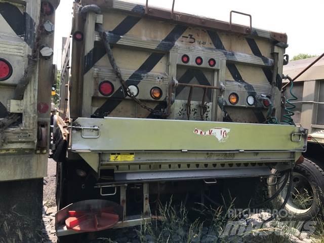 Mack CV713 Lâminas de neve e arados