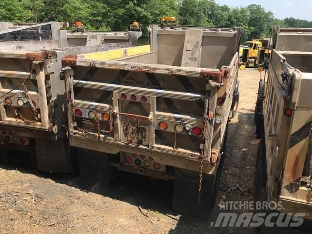 Mack CV713 Lâminas de neve e arados