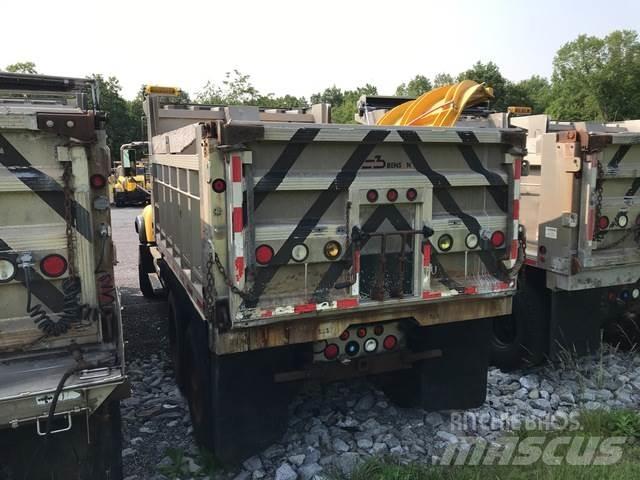 Mack CV713 Espalhadores de areia e sal