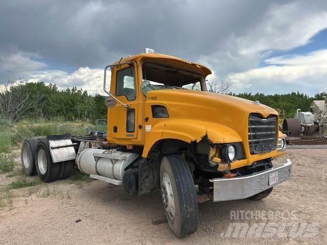 Mack CV713 Tractores (camiões)