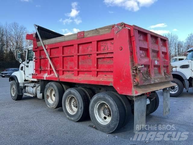 Mack CV713 Camiões basculantes