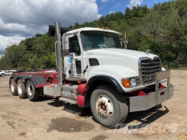 Mack CV713 Camiões multibenne