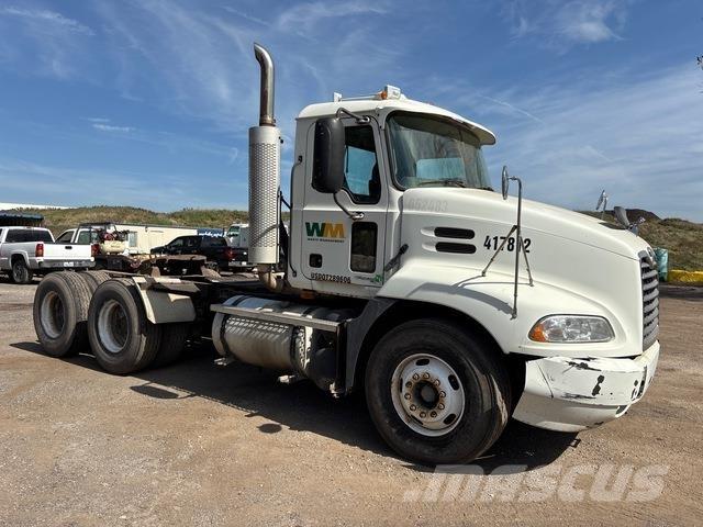 Mack CXN613 Tractores (camiões)