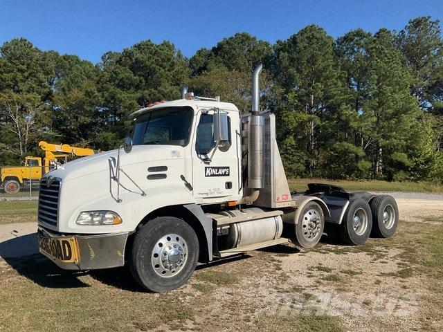 Mack CXN613 Tractores (camiões)