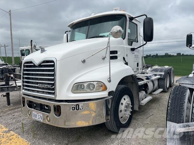 Mack CXU 613 Tractores (camiões)