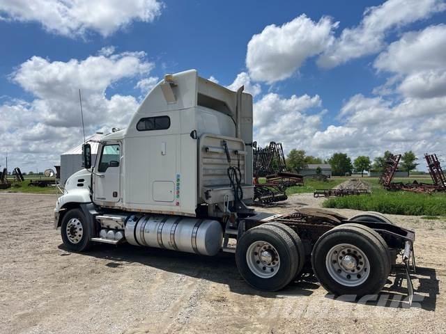 Mack CXU600 Tractores (camiões)