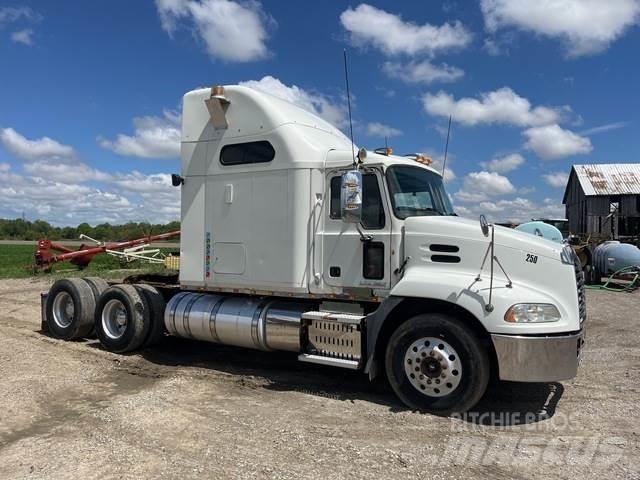 Mack CXU600 Tractores (camiões)