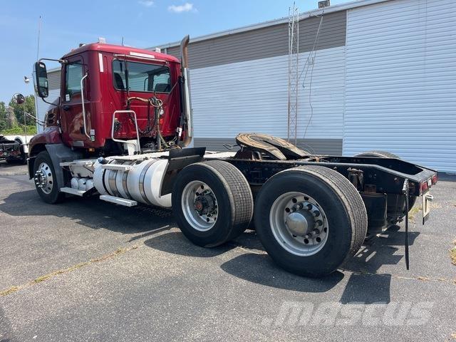 Mack CXU612 Tractores (camiões)
