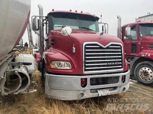 Mack CXU613 Tractores (camiões)
