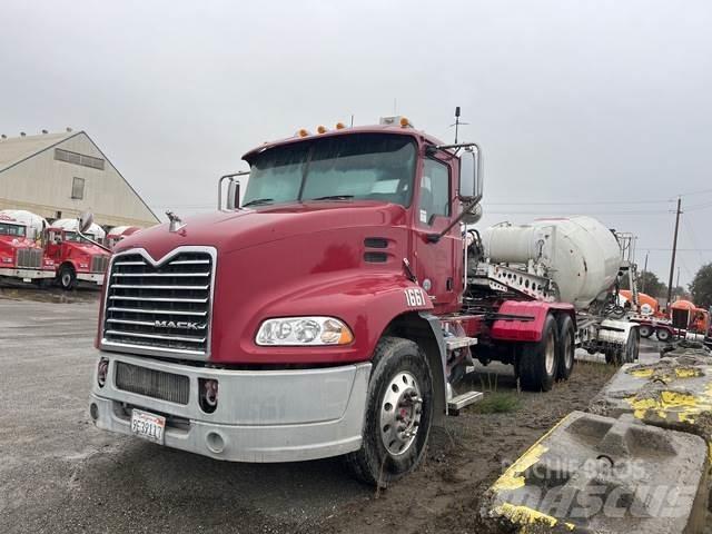 Mack CXU613 Tractores (camiões)