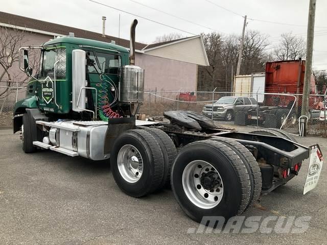 Mack CXU613 Tractores (camiões)
