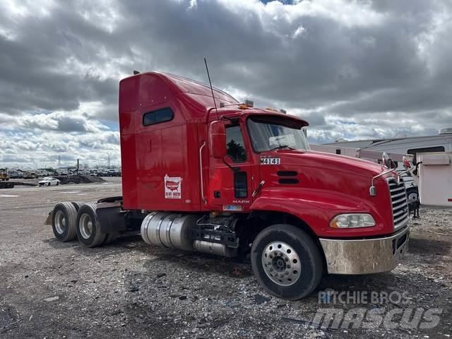 Mack CXU613 Tractores (camiões)