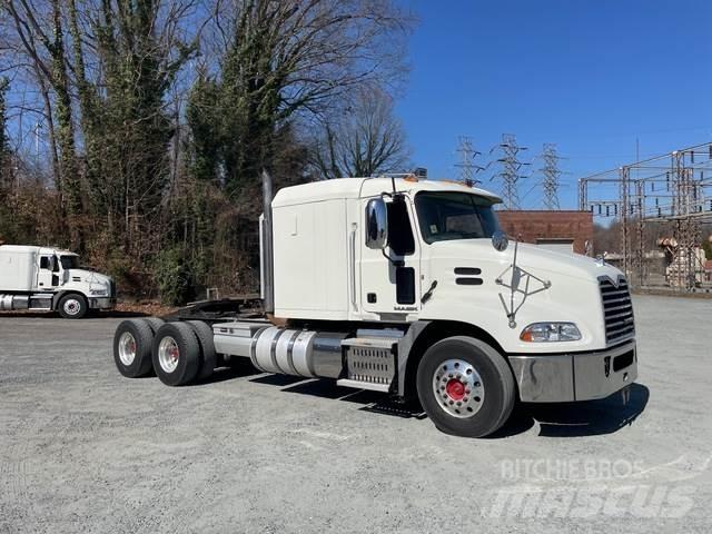 Mack CXU613 Tractores (camiões)