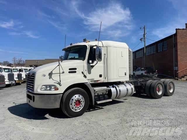 Mack CXU613 Tractores (camiões)