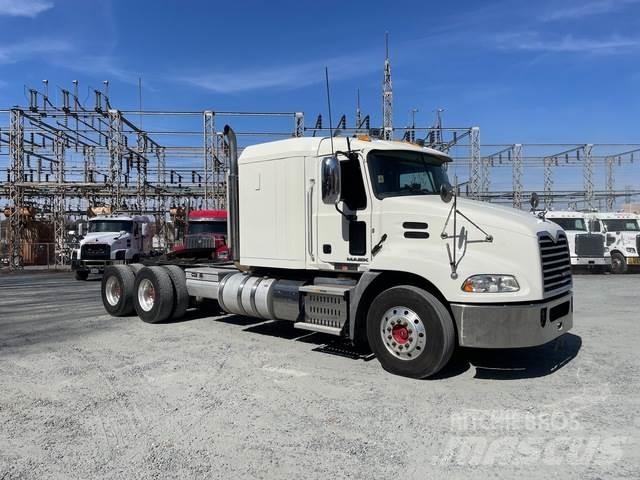 Mack CXU613 Tractores (camiões)