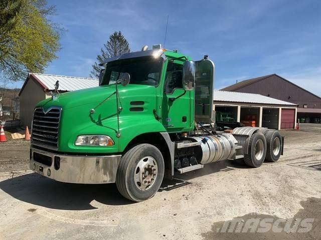 Mack CXU613 Tractores (camiões)