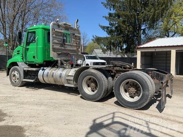 Mack CXU613 Tractores (camiões)