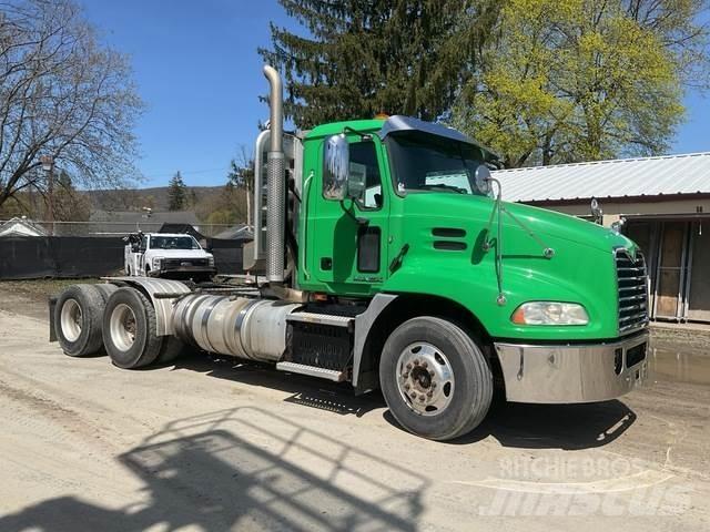 Mack CXU613 Tractores (camiões)