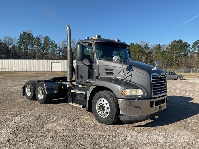 Mack CXU613 Tractores (camiões)