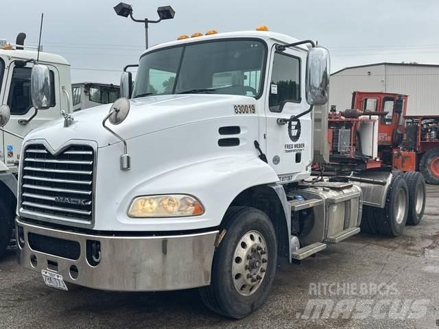 Mack CXU613 Tractores (camiões)