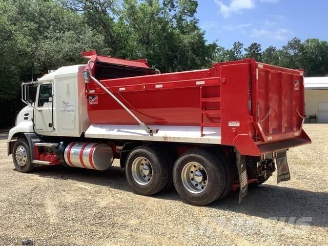 Mack CXU613 Camiões basculantes