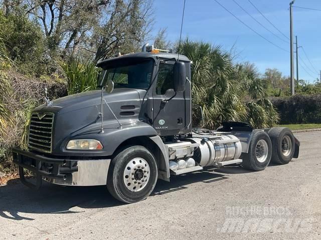 Mack CXU613 Tractores (camiões)