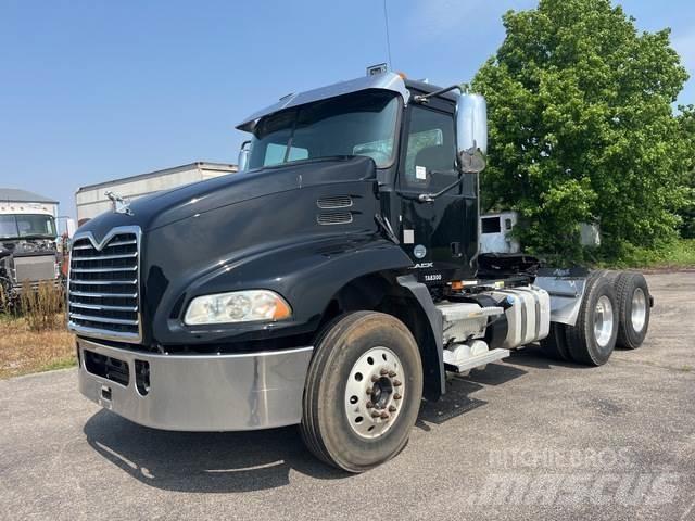Mack CXU613 Tractores (camiões)