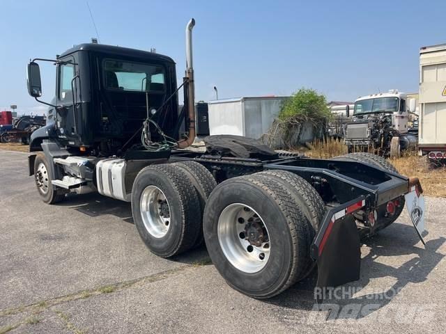 Mack CXU613 Tractores (camiões)