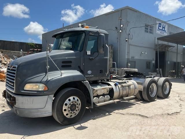 Mack CXU613 Tractores (camiões)