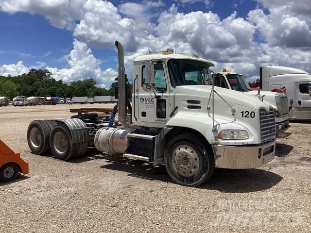 Mack CXU613 Tractores (camiões)