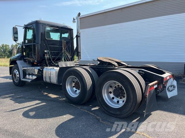 Mack CXU613 Tractores (camiões)